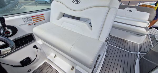 Monterey 295 Sport Yacht image