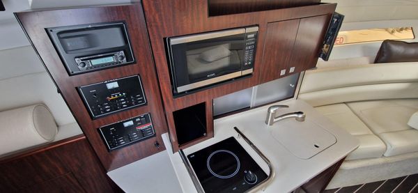 Monterey 295 Sport Yacht image