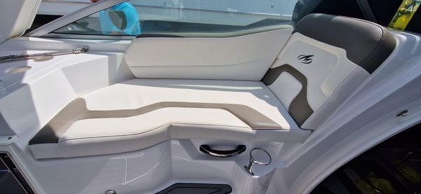 Monterey 295 Sport Yacht image