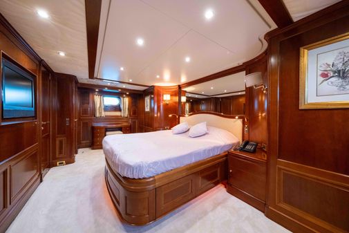 Benetti Tradition 100 image