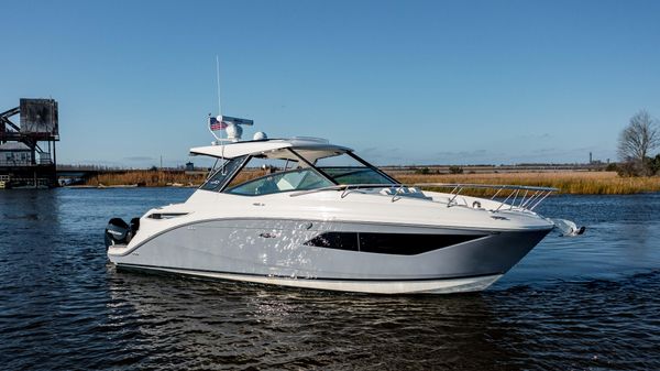 Sea Ray 320 Sundancer OB 