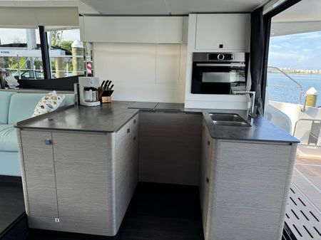 Fountaine Pajot MY 6 image