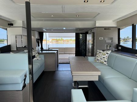 Fountaine Pajot MY 6 image