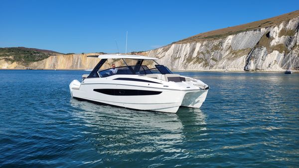 Aquila 32 Sport 