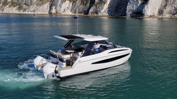 Aquila 32 Sport