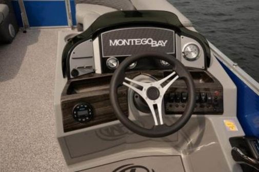 Montego Bay C8522 DLX Deluxe Cruising Pontoon image