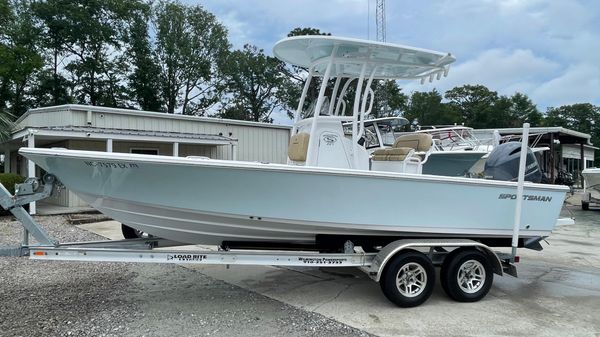 Sportsman Masters 227 Bay Boat