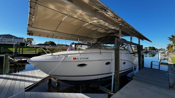 Rinker 280 Express Cruiser 