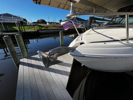 Rinker 280 Express Cruiser image