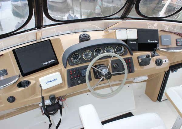 Carver 366 Motor Yacht image