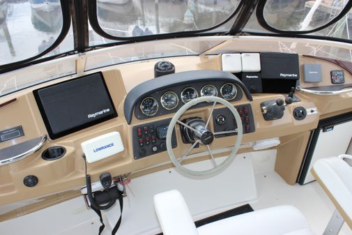 Carver 366 Motor Yacht image