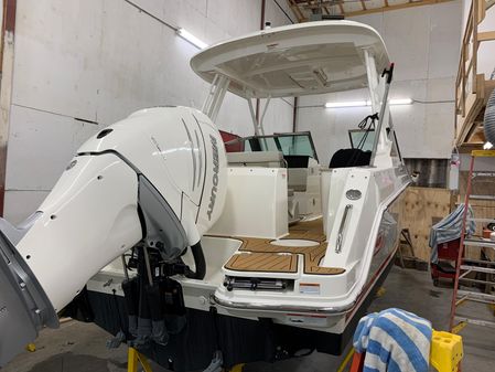 Boston Whaler 240 Vantage image