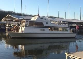 Marinette Sea-Crest 41 Houseboat 