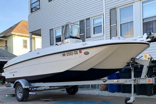 Bayliner Element F18 image