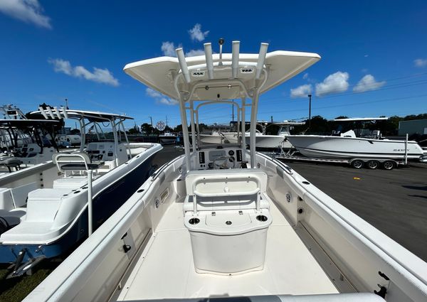 Robalo R222-CENTER-CONSOLE image