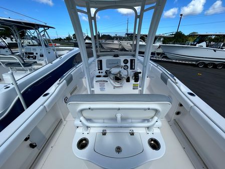 Robalo R222-CENTER-CONSOLE image