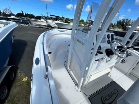 Robalo R222-CENTER-CONSOLE image