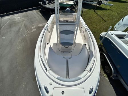 Robalo R222-CENTER-CONSOLE image