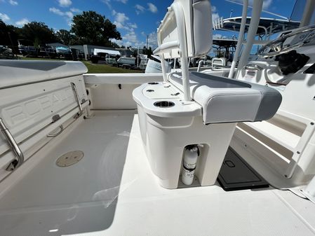 Robalo R222-CENTER-CONSOLE image