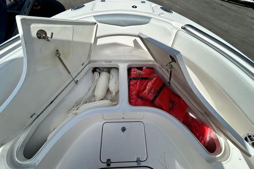 Robalo R222-CENTER-CONSOLE image