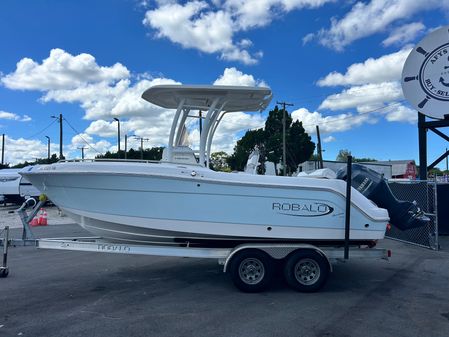 Robalo R222-CENTER-CONSOLE image