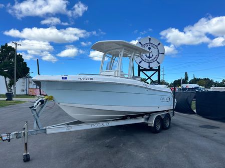 Robalo R222-CENTER-CONSOLE image