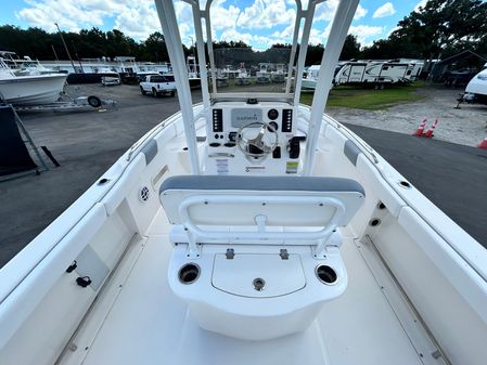 Robalo R222-CENTER-CONSOLE image