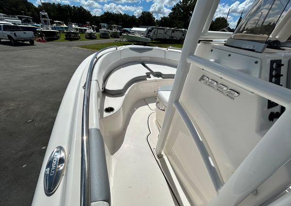 Robalo R222-CENTER-CONSOLE image