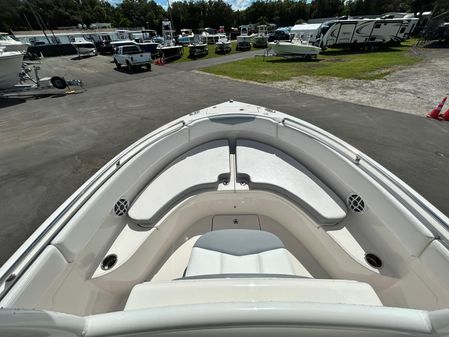 Robalo R222-CENTER-CONSOLE image