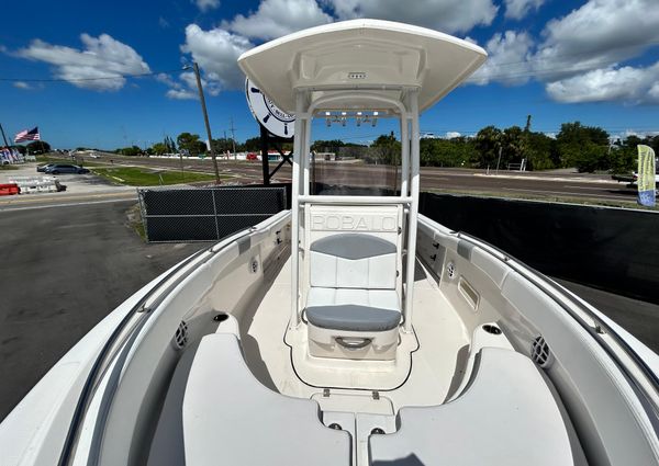 Robalo R222-CENTER-CONSOLE image