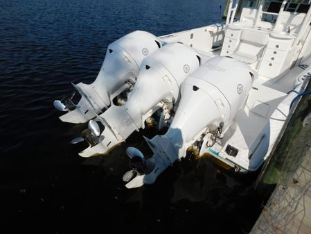 Everglades 355 Center Console image