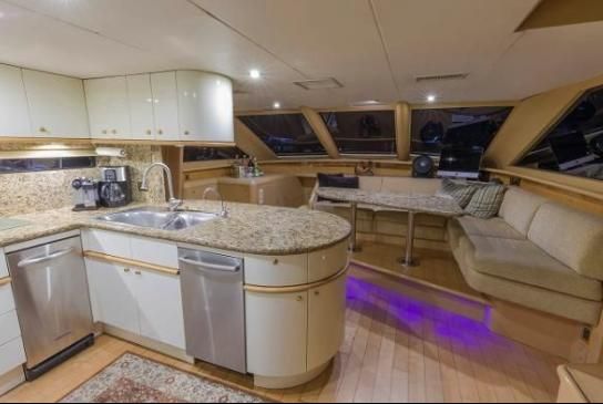 Lazzara 76 Skylounge image