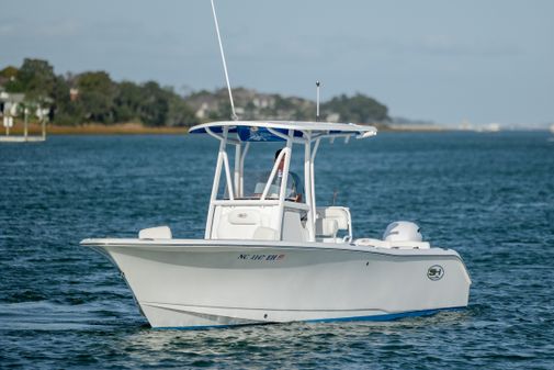 Sea Hunt Ultra 225 image