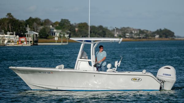 Sea Hunt Ultra 225 