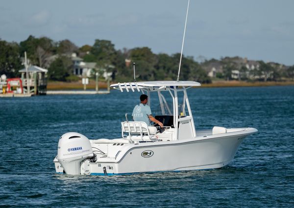 Sea Hunt Ultra 225 image