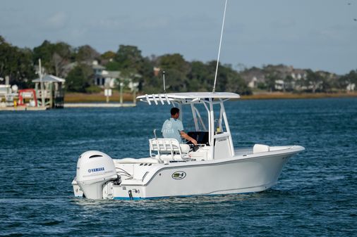 Sea Hunt Ultra 225 image