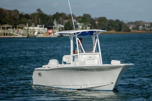 Sea Hunt Ultra 225 image