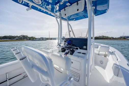 Sea Hunt Ultra 225 image