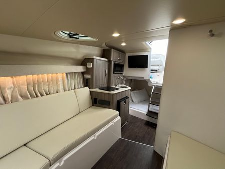 Regal 28 Express image