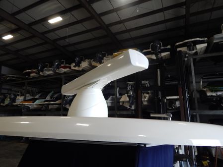 Robalo r272 image