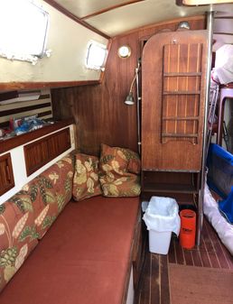 Endeavour 32' Sloop image
