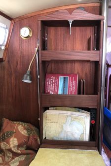 Endeavour 32' Sloop image