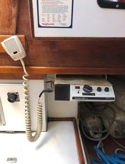 Endeavour 32' Sloop image