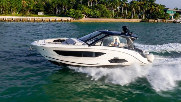 Sea Ray Sundancer 370 OB 