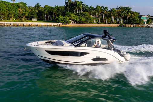 Sea Ray Sundancer 370 OB image