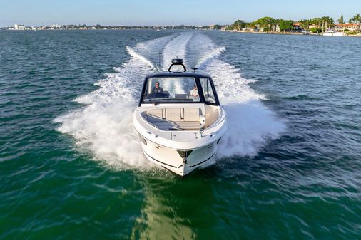 Sea Ray Sundancer 370 OB image