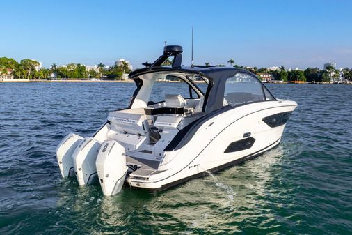 Sea Ray Sundancer 370 OB image