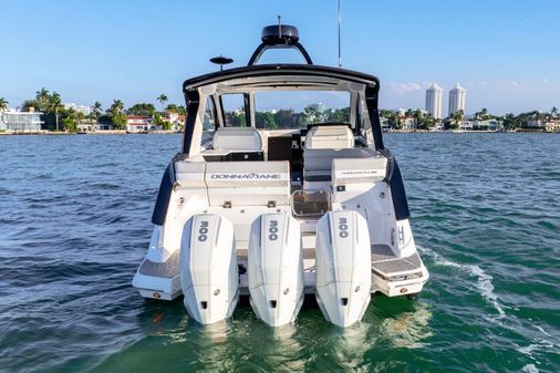 Sea Ray Sundancer 370 OB image