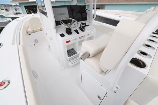 Sea-hunt GAMEFISH-27-FORWARD-SEATING image