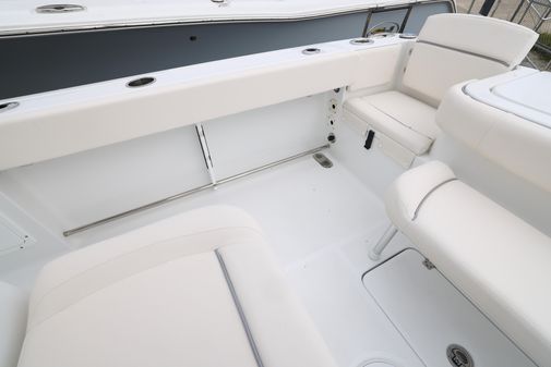 Sea-hunt GAMEFISH-27-FORWARD-SEATING image